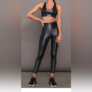 NWT Carbon38 Takara Shine Tank and Leggings Set in Black in size Small